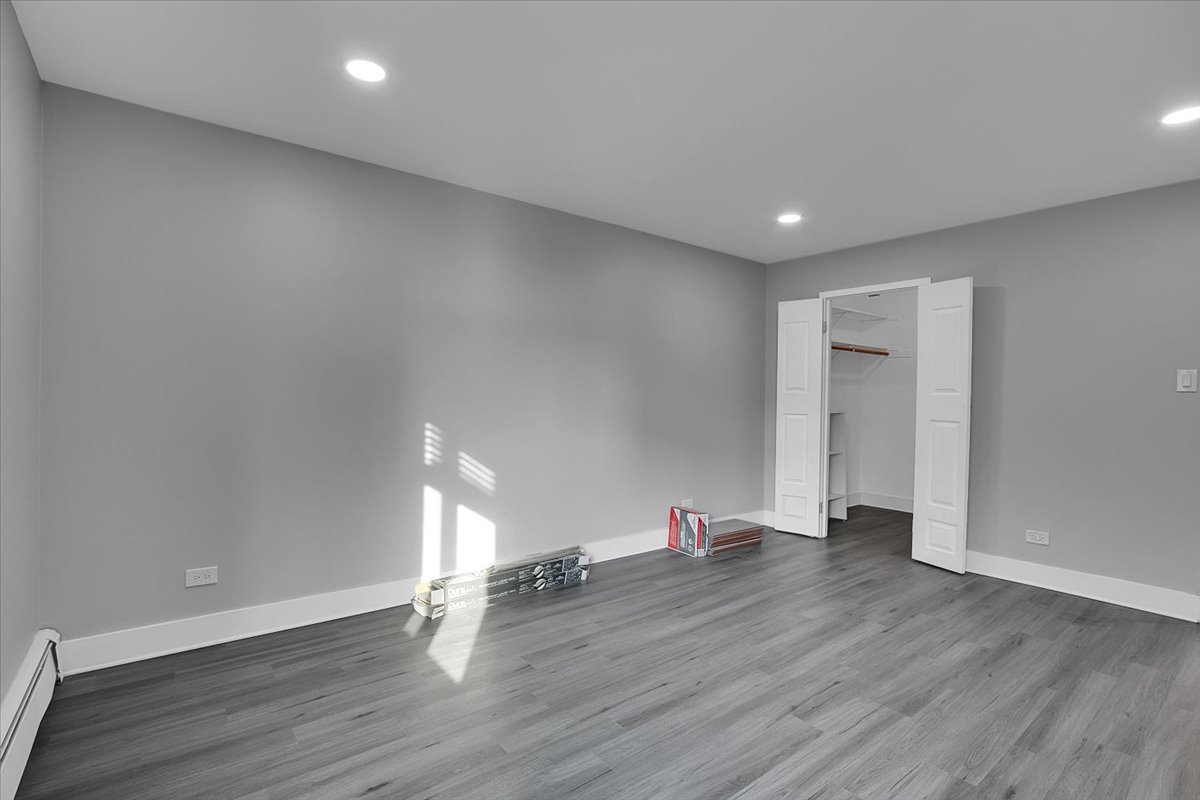 9725 S Karlov Avenue #305, Oak Lawn, IL 60453