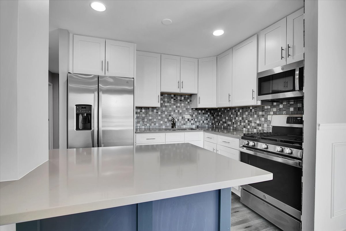 9725 S Karlov Avenue #305, Oak Lawn, IL 60453