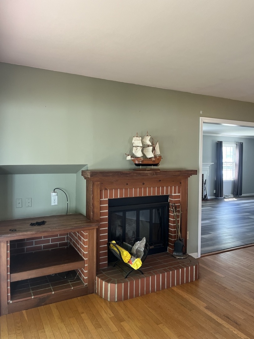 2221 Mayflower Drive, Aurora, IL 60506