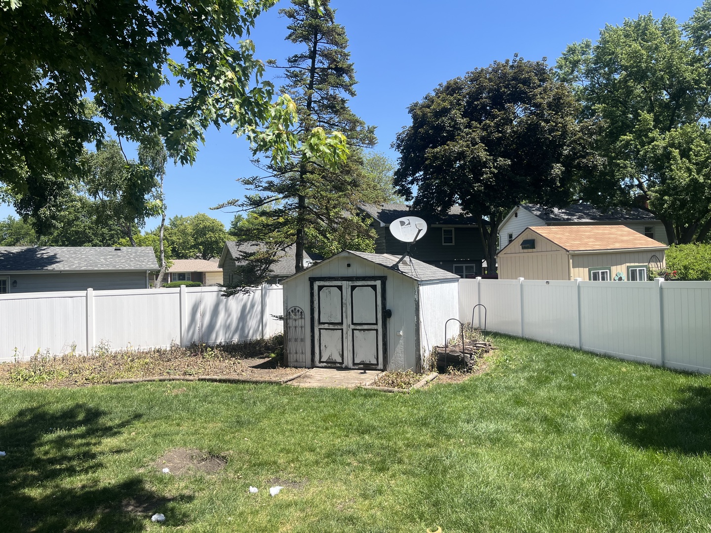 2221 Mayflower Drive, Aurora, IL 60506