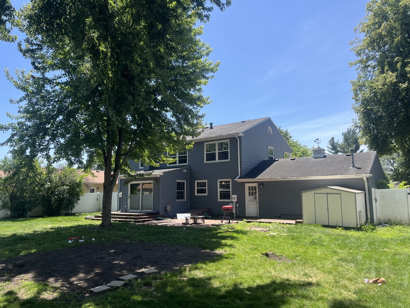 2221 Mayflower Drive, Aurora, IL 60506