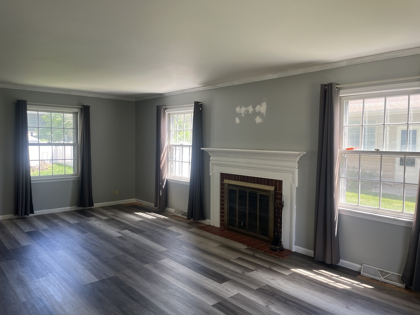 2221 Mayflower Drive, Aurora, IL 60506