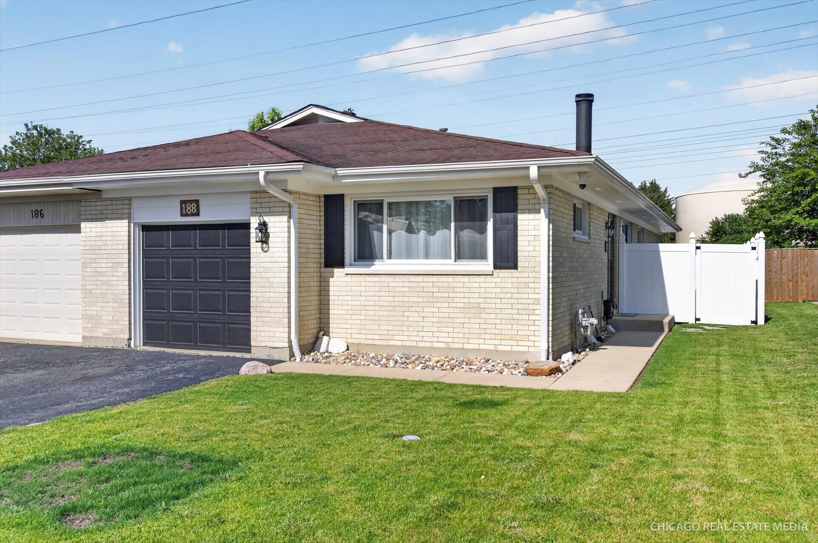 188 Paramount Drive, Wood Dale, IL 60191