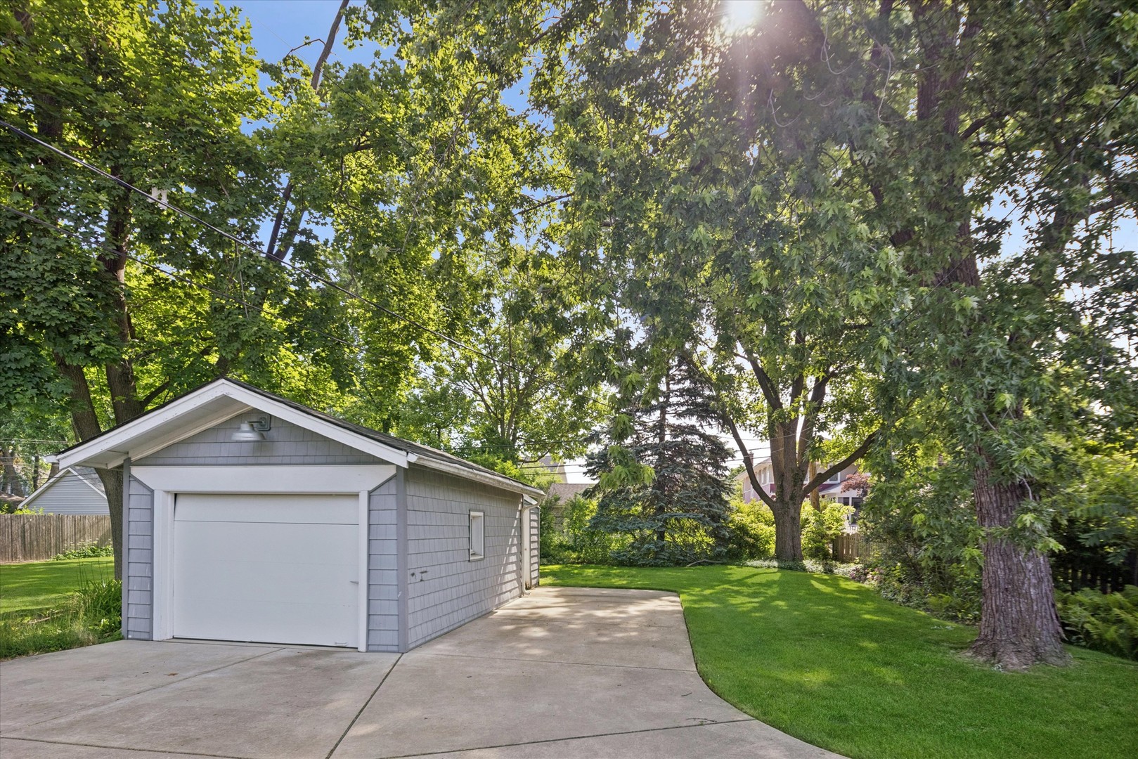313 N Larch Avenue, Elmhurst, IL 60126