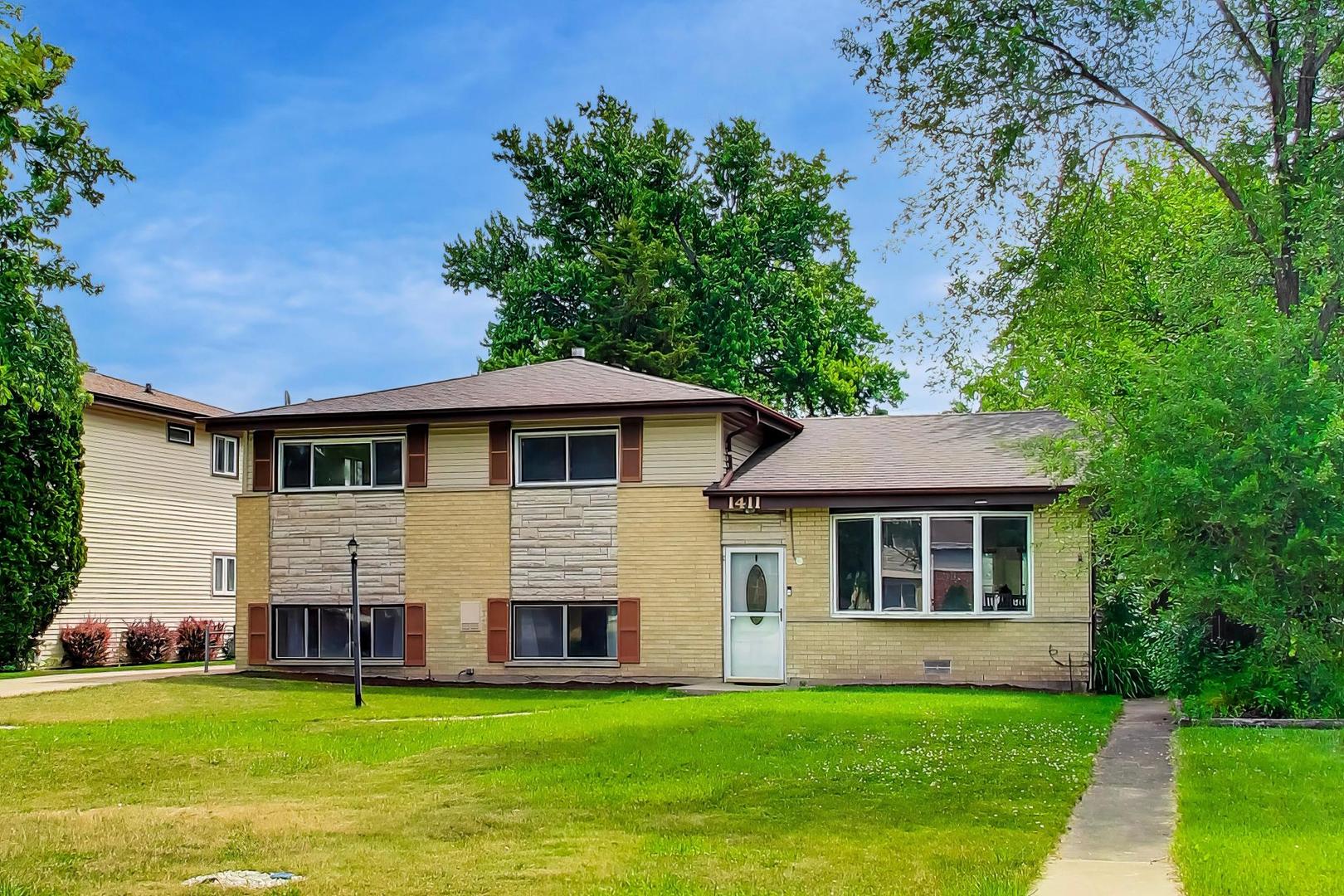 1411 N Burnng Bush Lane, Mount Prospect, IL 60056