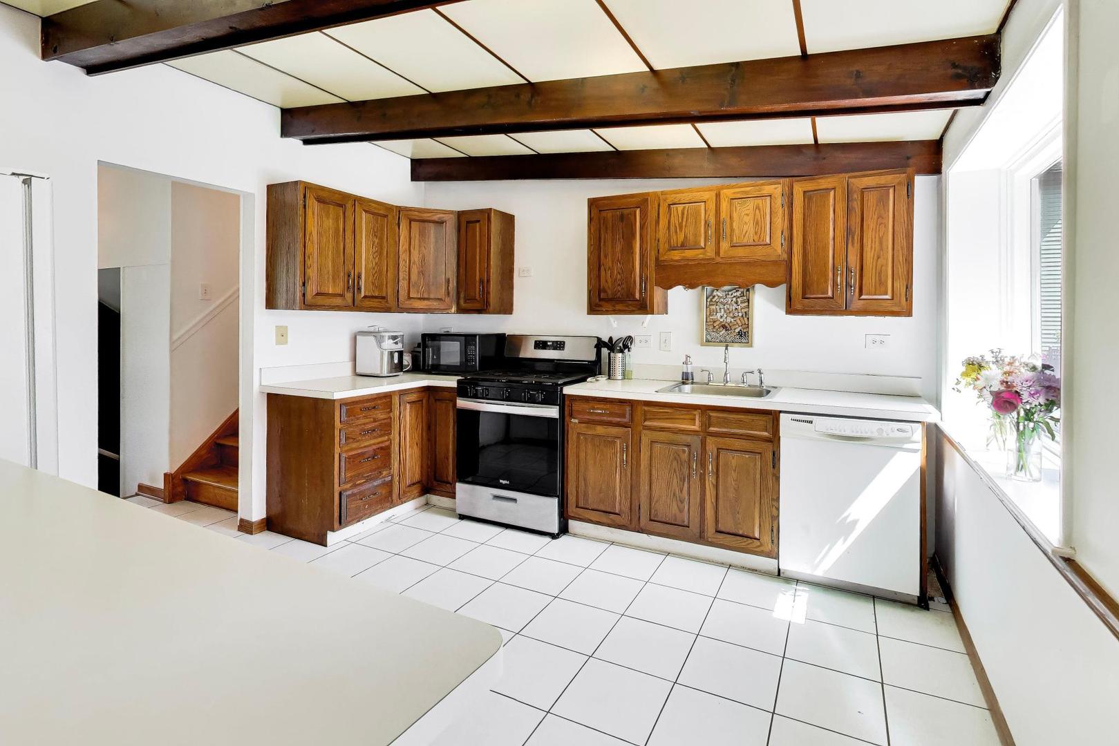 1411 N Burnng Bush Lane, Mount Prospect, IL 60056