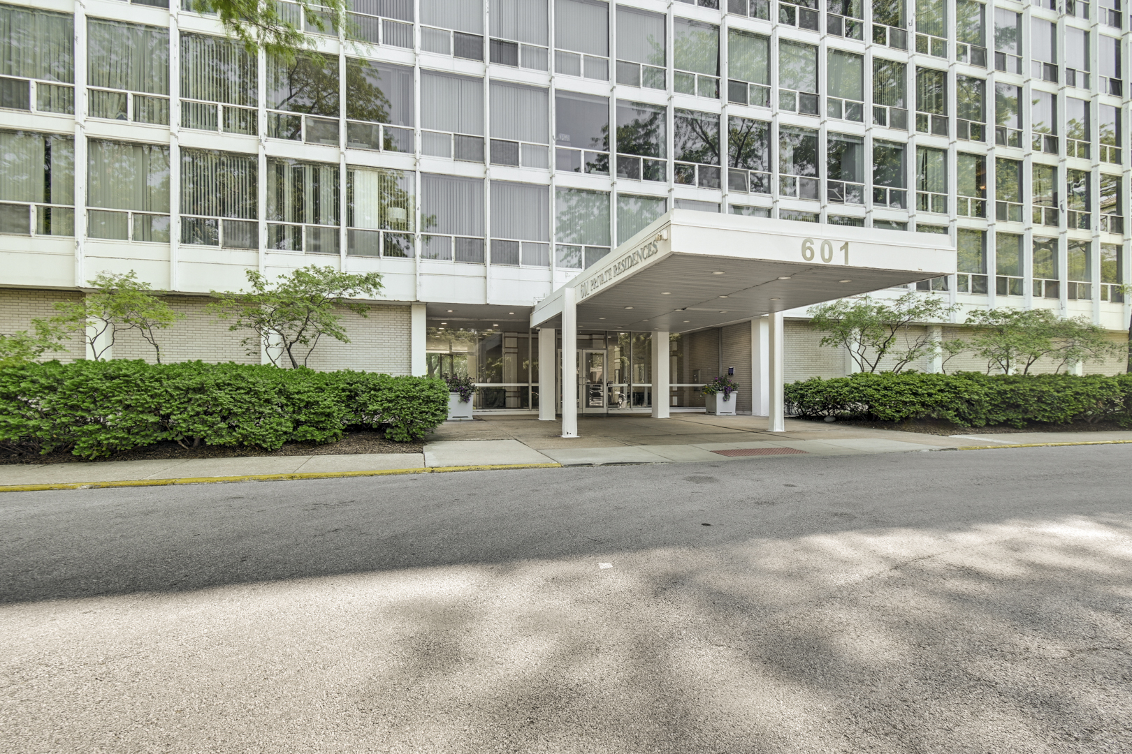 601 E 32nd Street #403, Chicago, IL 60616