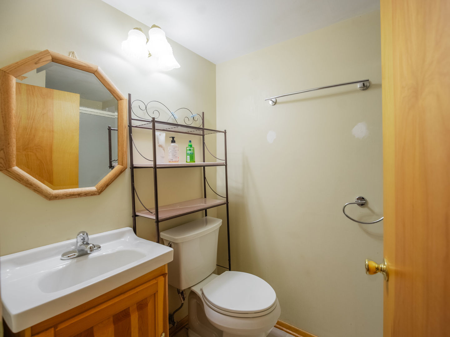 1606 Wilson Avenue, Wheaton, IL 60189
