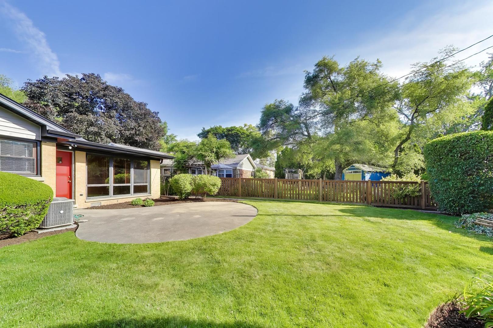 8631 E Prairie Road, Skokie, IL 60076