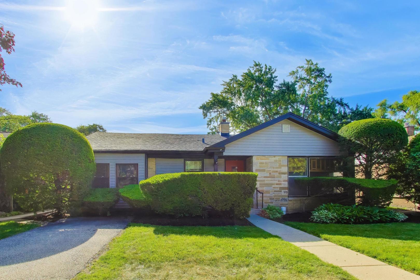 8631 E Prairie Road, Skokie, IL 60076