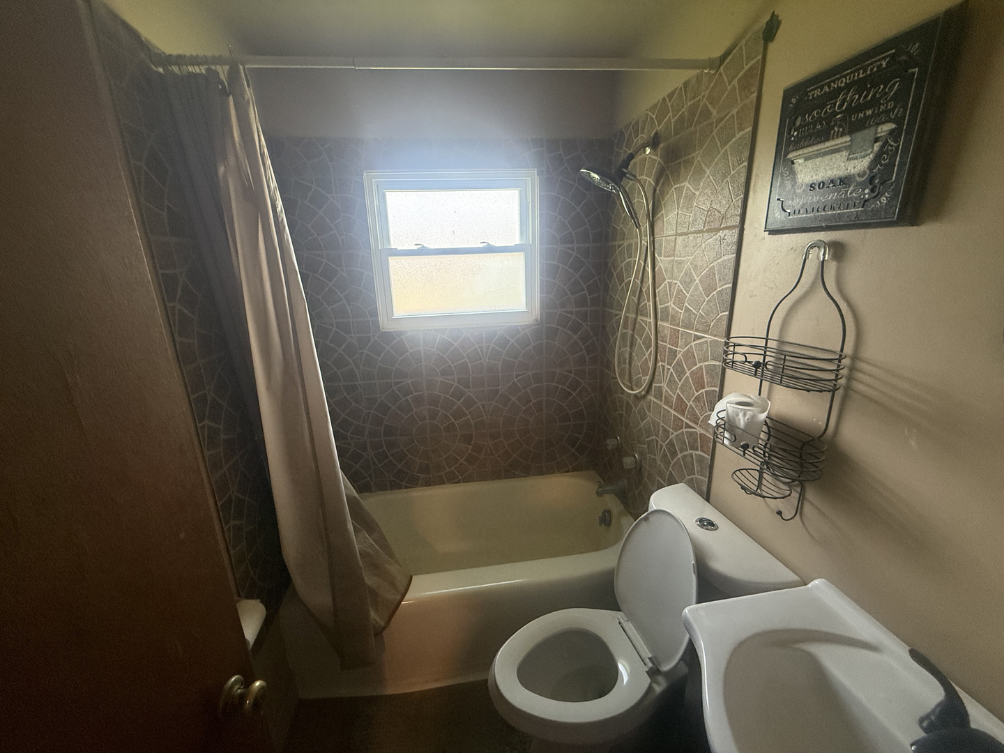820 Cedar Avenue, Waukegan, IL 60085