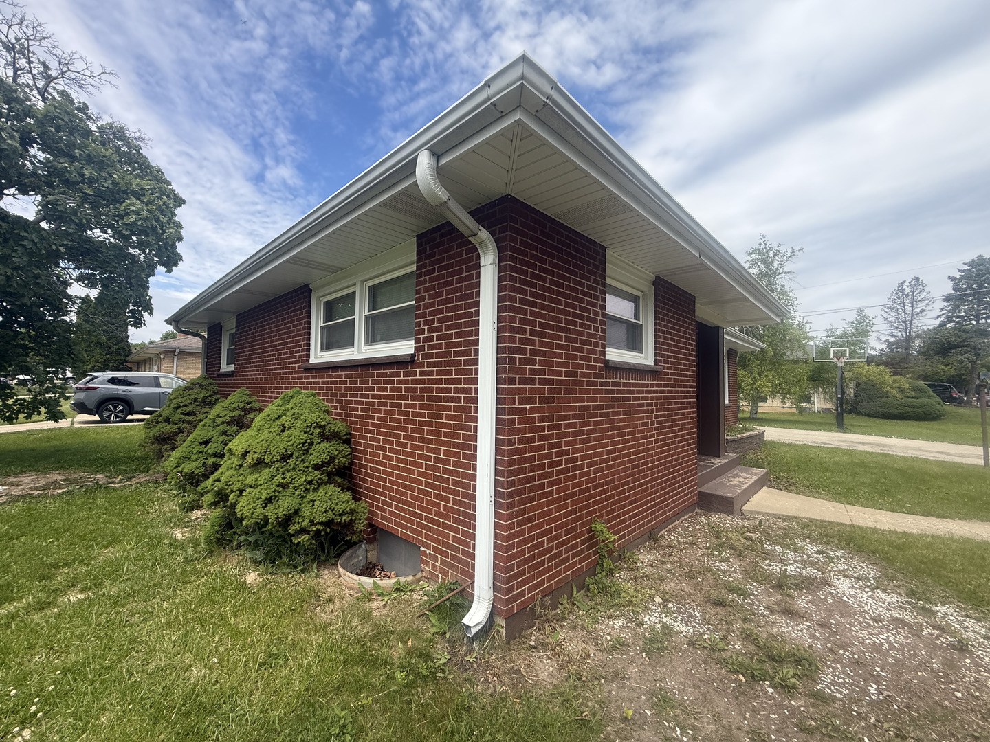 820 Cedar Avenue, Waukegan, IL 60085