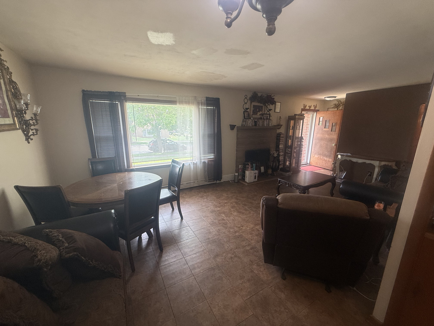 820 Cedar Avenue, Waukegan, IL 60085