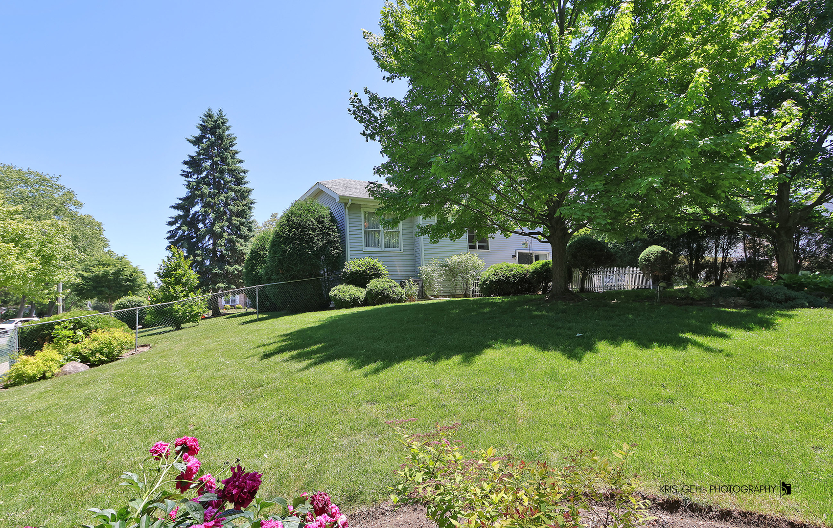 16 S Emerald Avenue, Mundelein, IL 60060