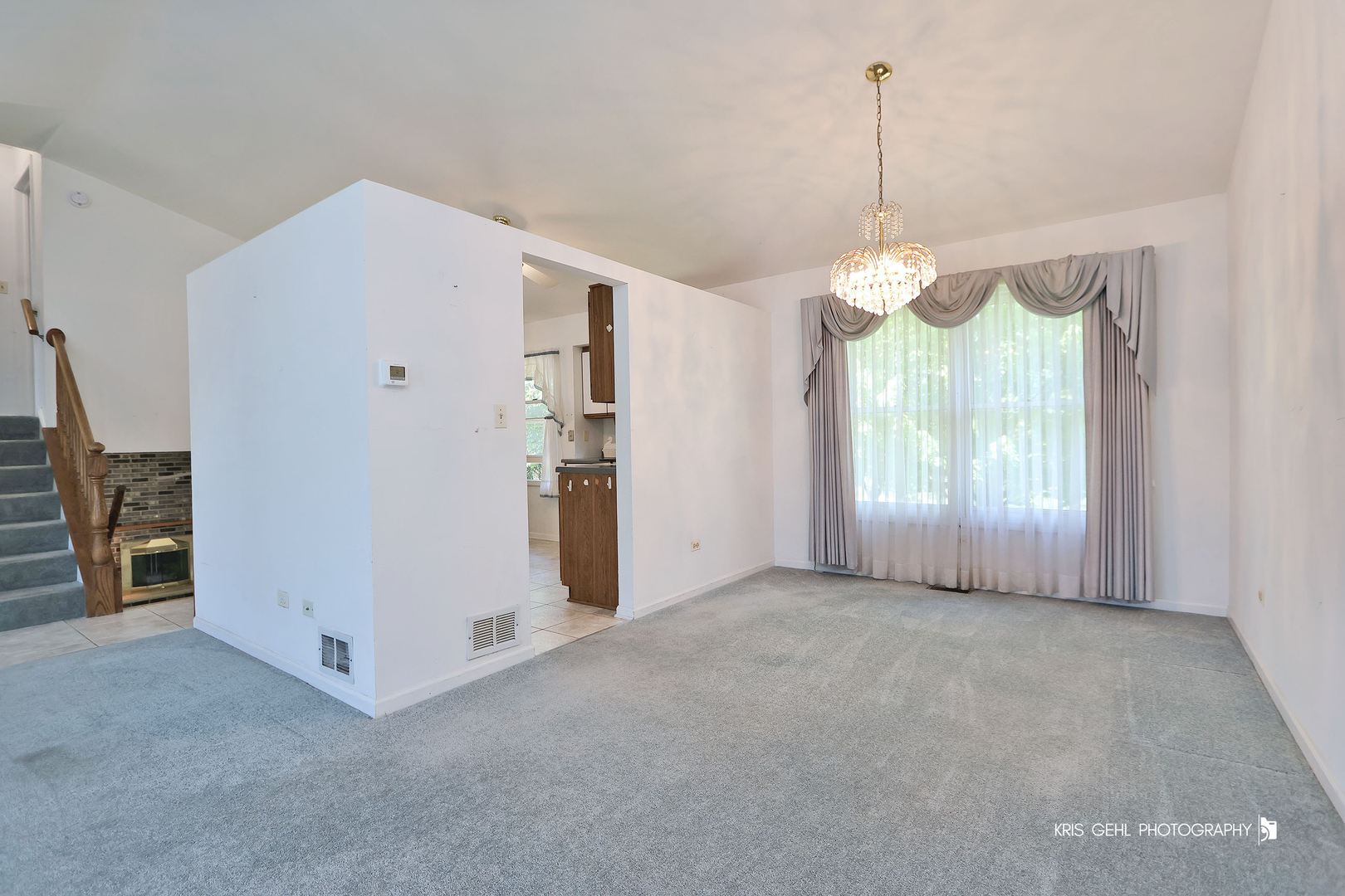 16 S Emerald Avenue, Mundelein, IL 60060