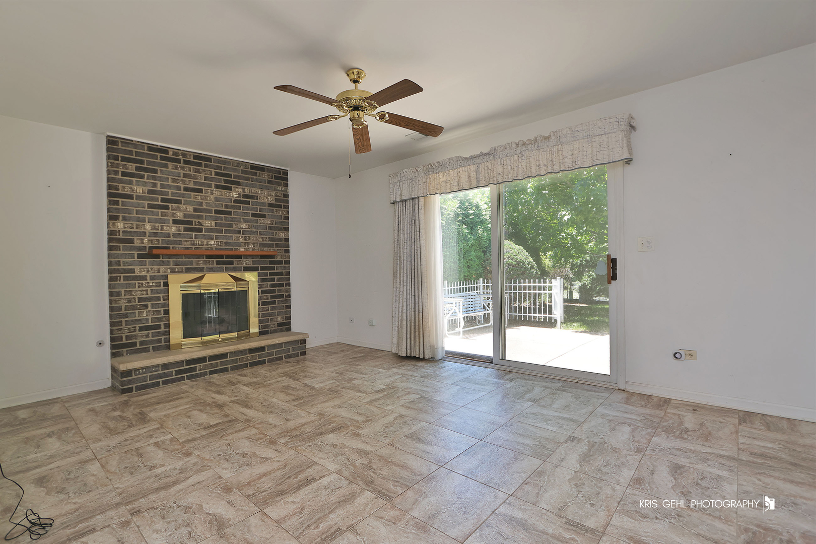 16 S Emerald Avenue, Mundelein, IL 60060