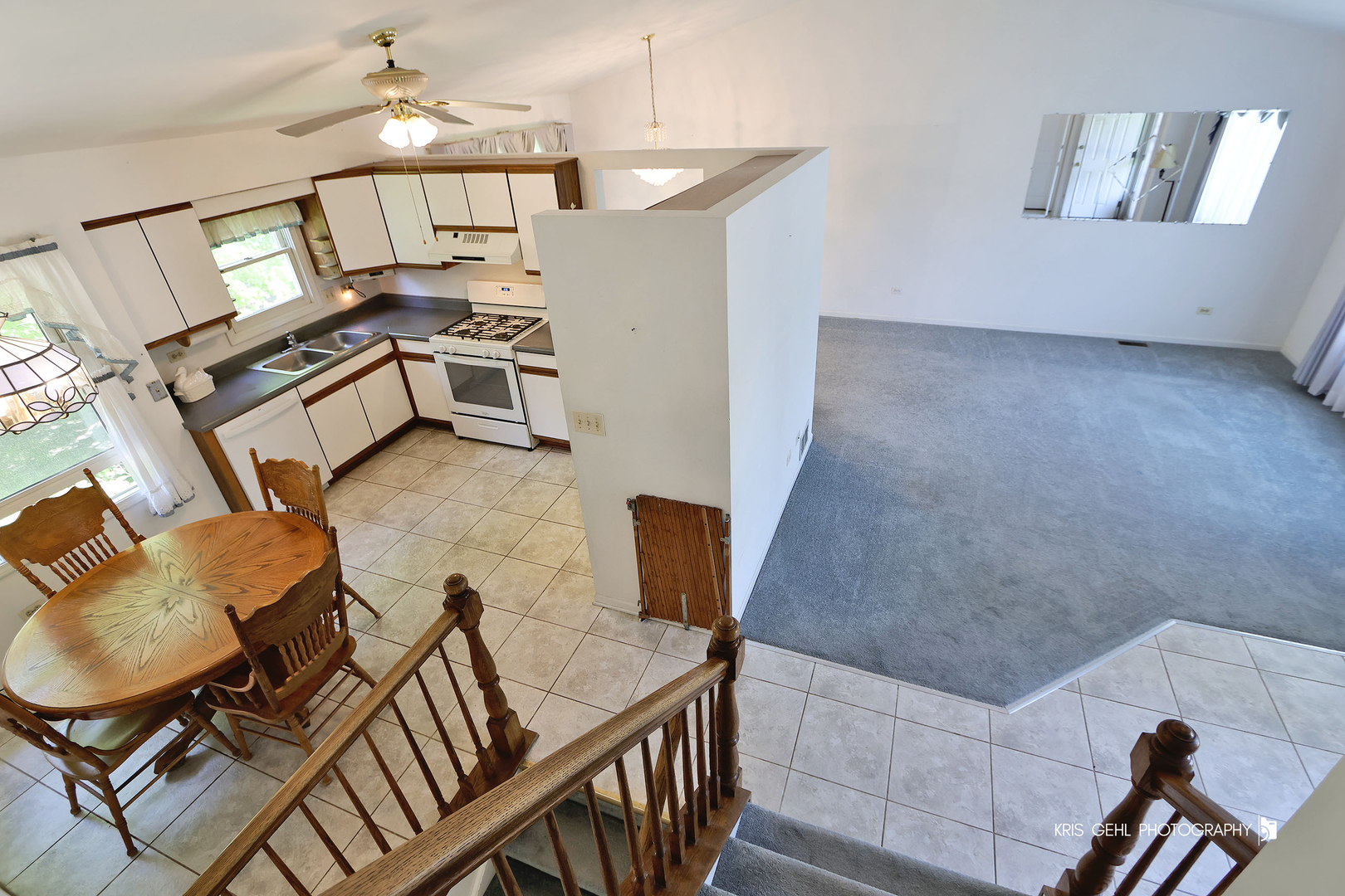 16 S Emerald Avenue, Mundelein, IL 60060