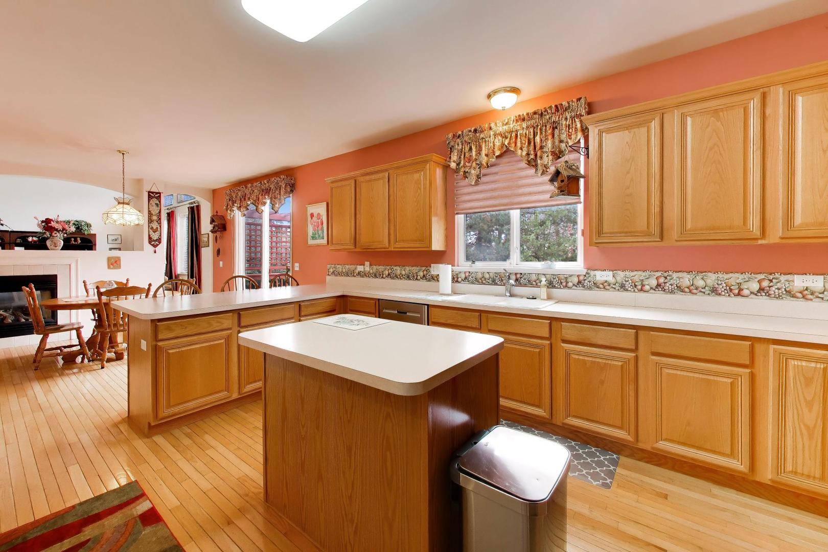 5660 Trinity Court, Gurnee, IL 60031