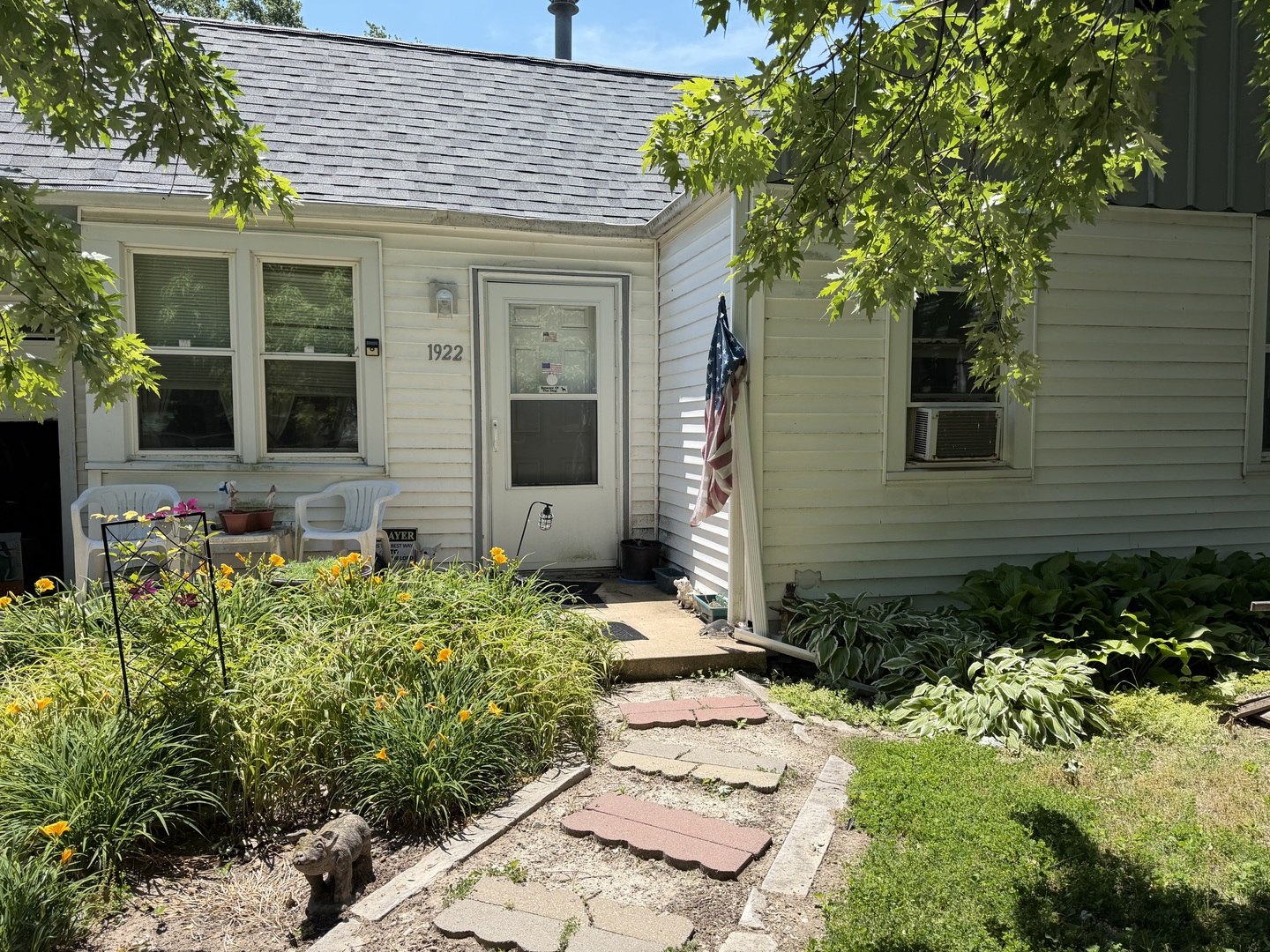 1922 W Richwoods Boulevard, Peoria, IL 61604