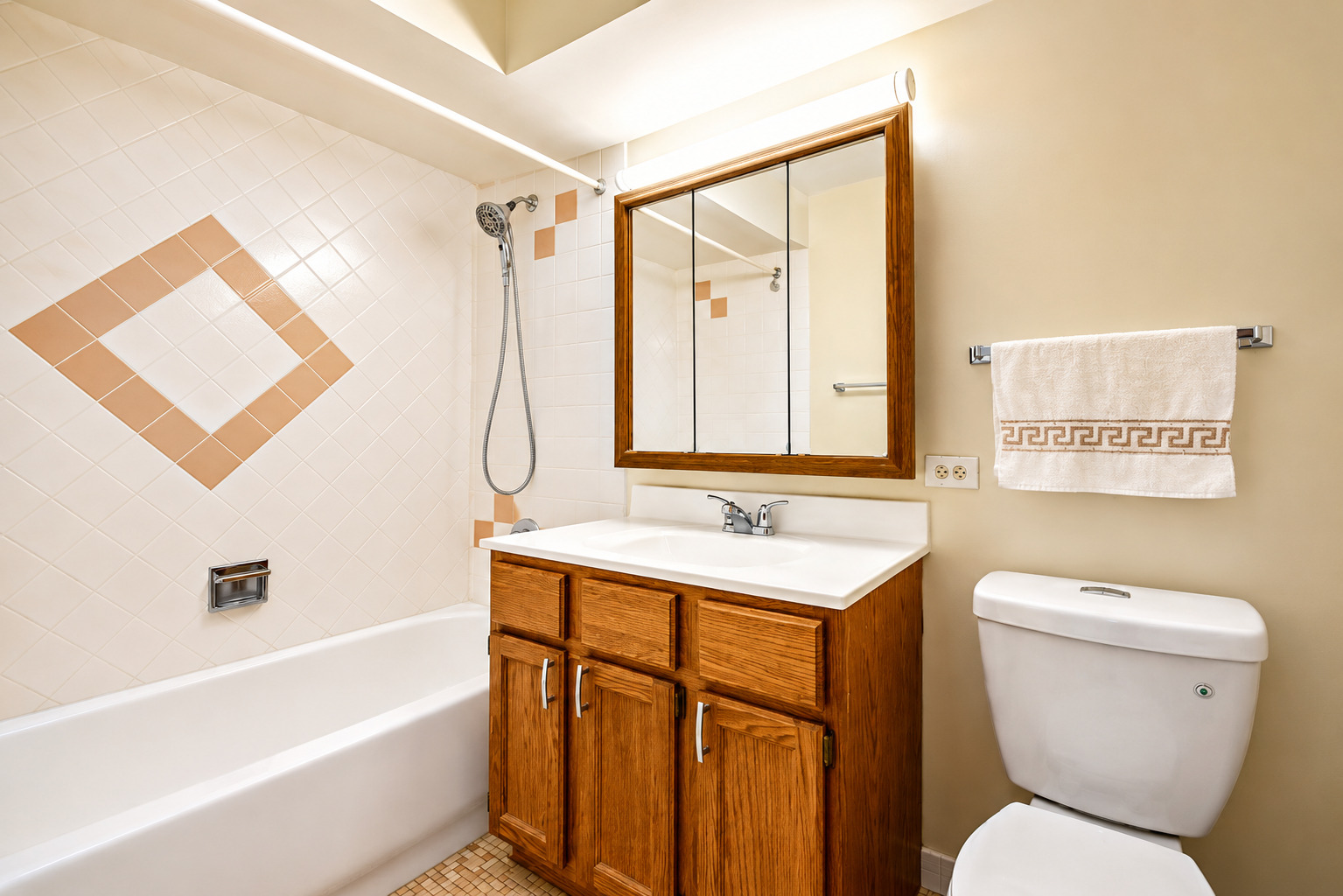 5447 W Lawrence Avenue #203, Chicago, IL 60630