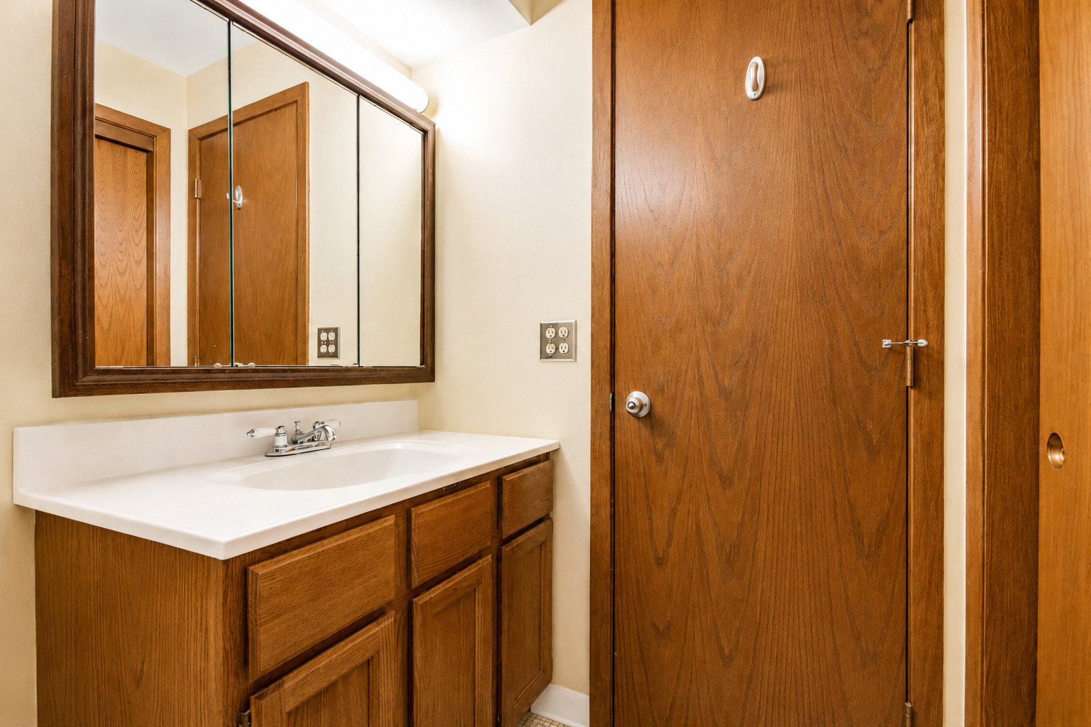 5447 W Lawrence Avenue #203, Chicago, IL 60630