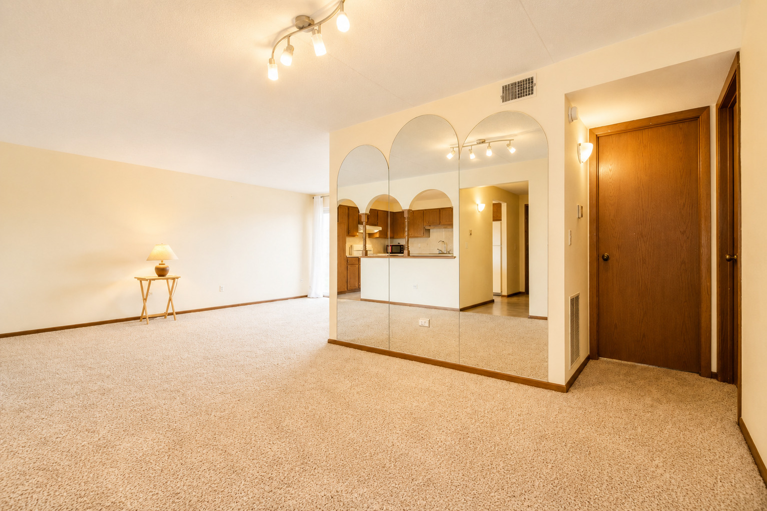 5447 W Lawrence Avenue #203, Chicago, IL 60630