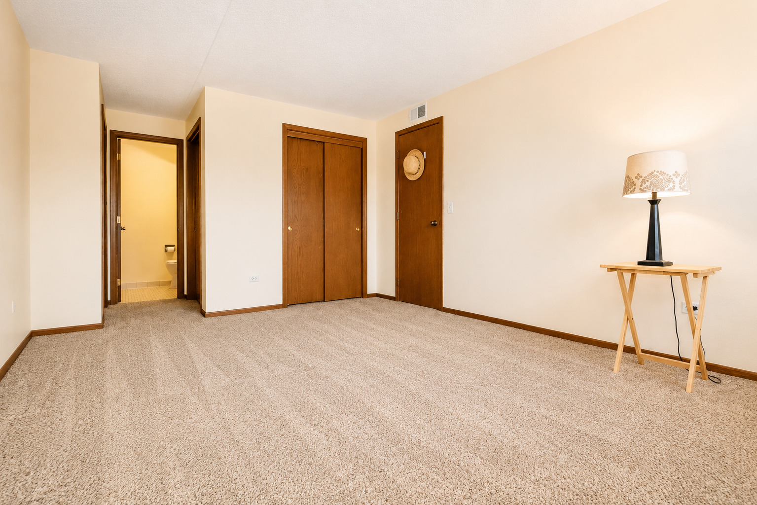 5447 W Lawrence Avenue #203, Chicago, IL 60630