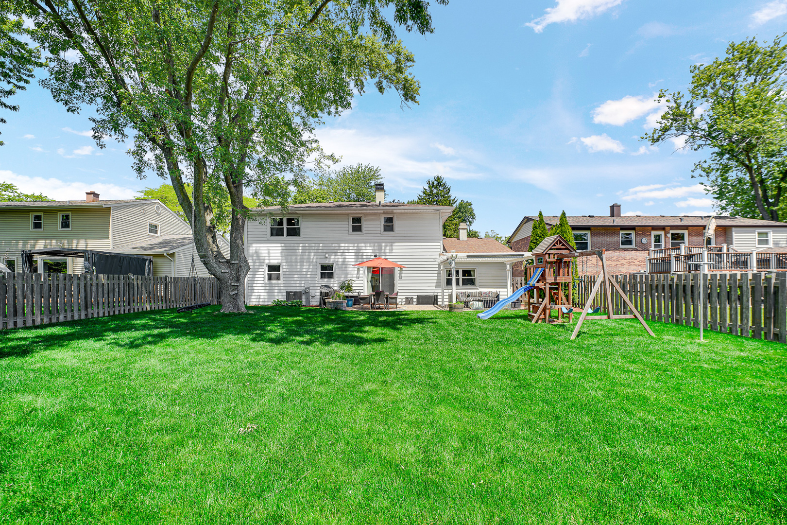 459 Sussex Court, Buffalo Grove, IL 60089