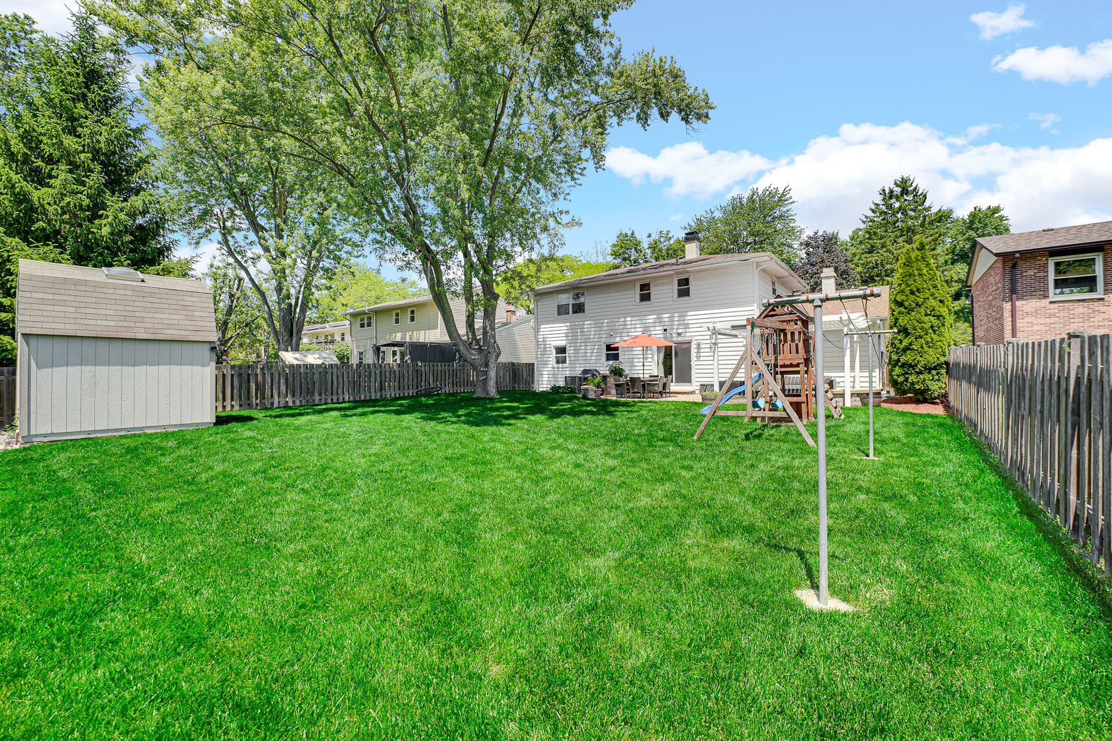 459 Sussex Court, Buffalo Grove, IL 60089