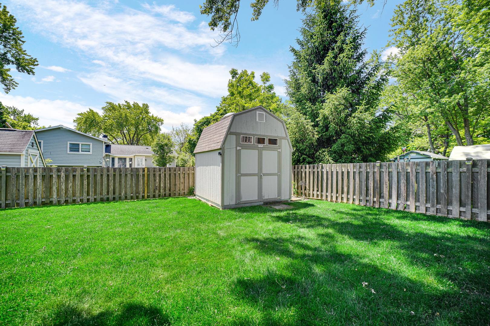 459 Sussex Court, Buffalo Grove, IL 60089