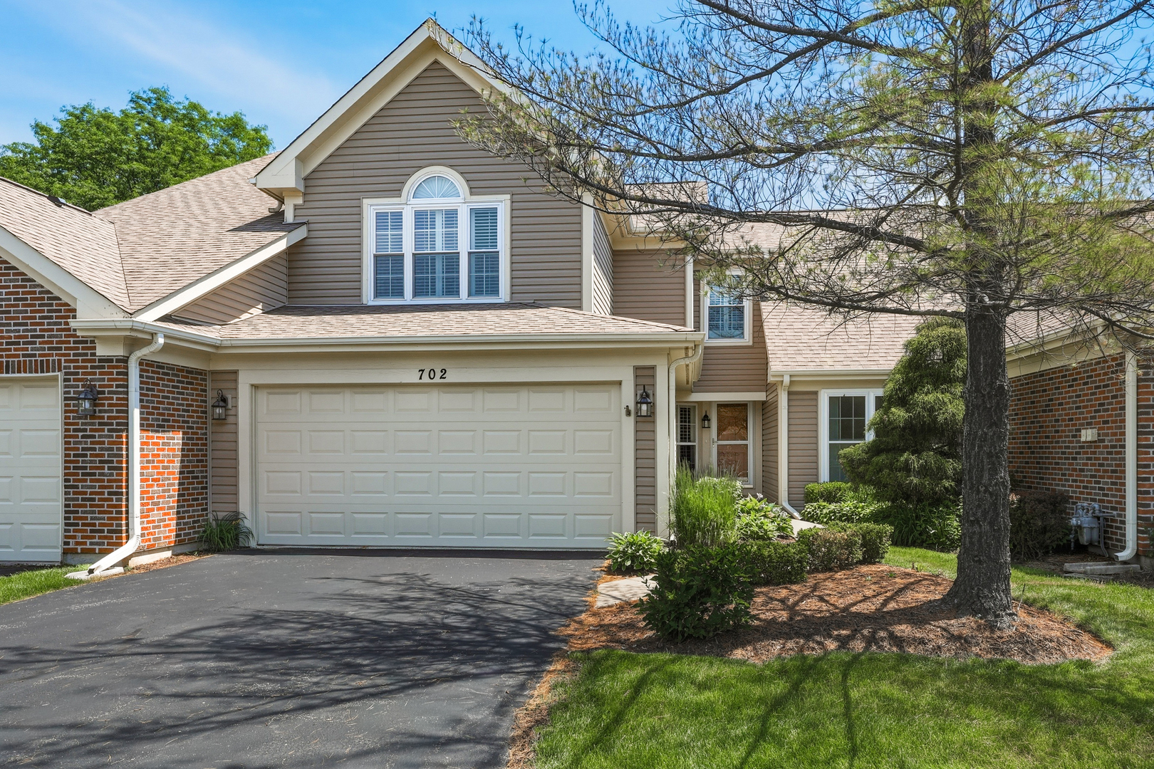 702 Clover Hill Court, Elk Grove Village, IL 60007