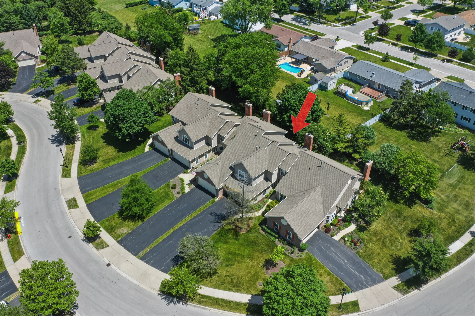 702 Clover Hill Court, Elk Grove Village, IL 60007
