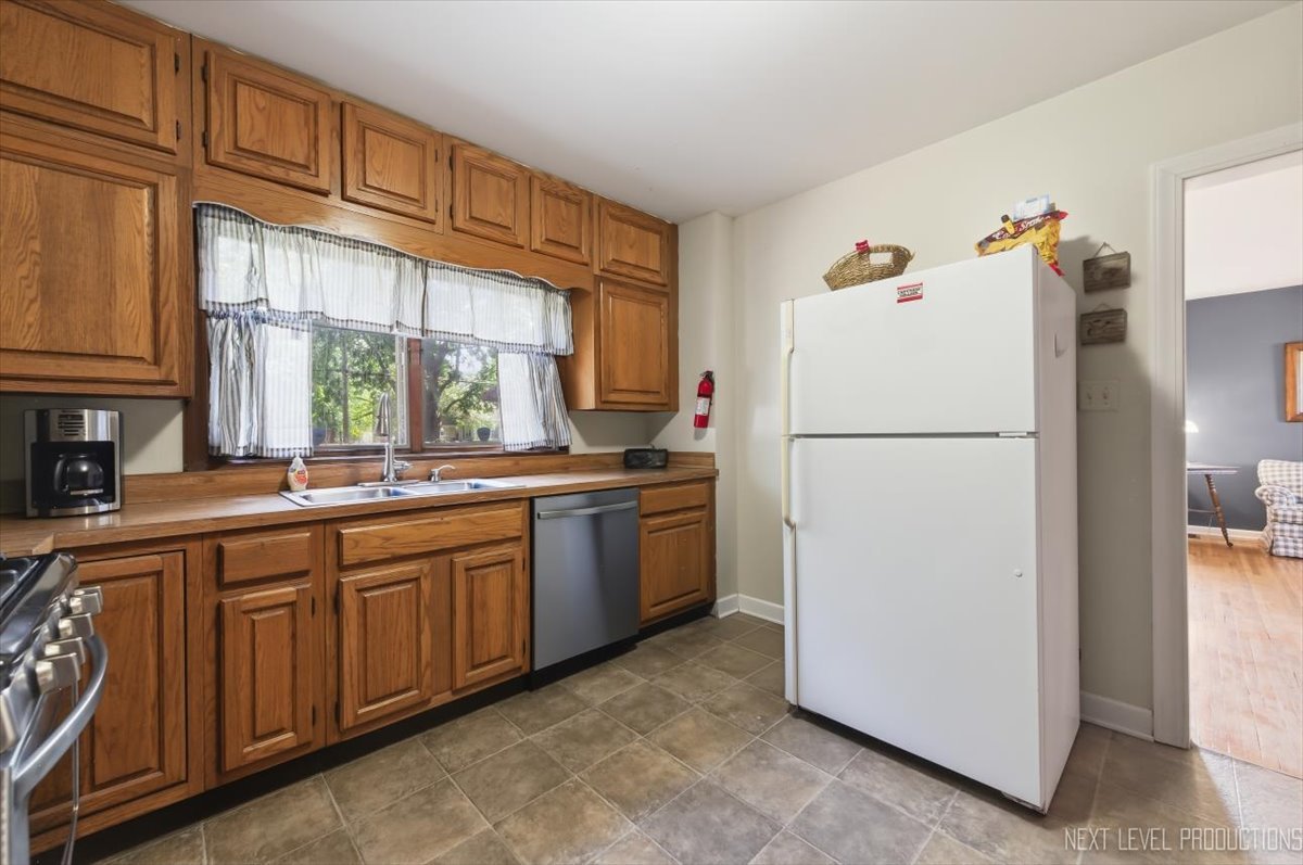 356 Lakelawn Boulevard, Aurora, IL 60506