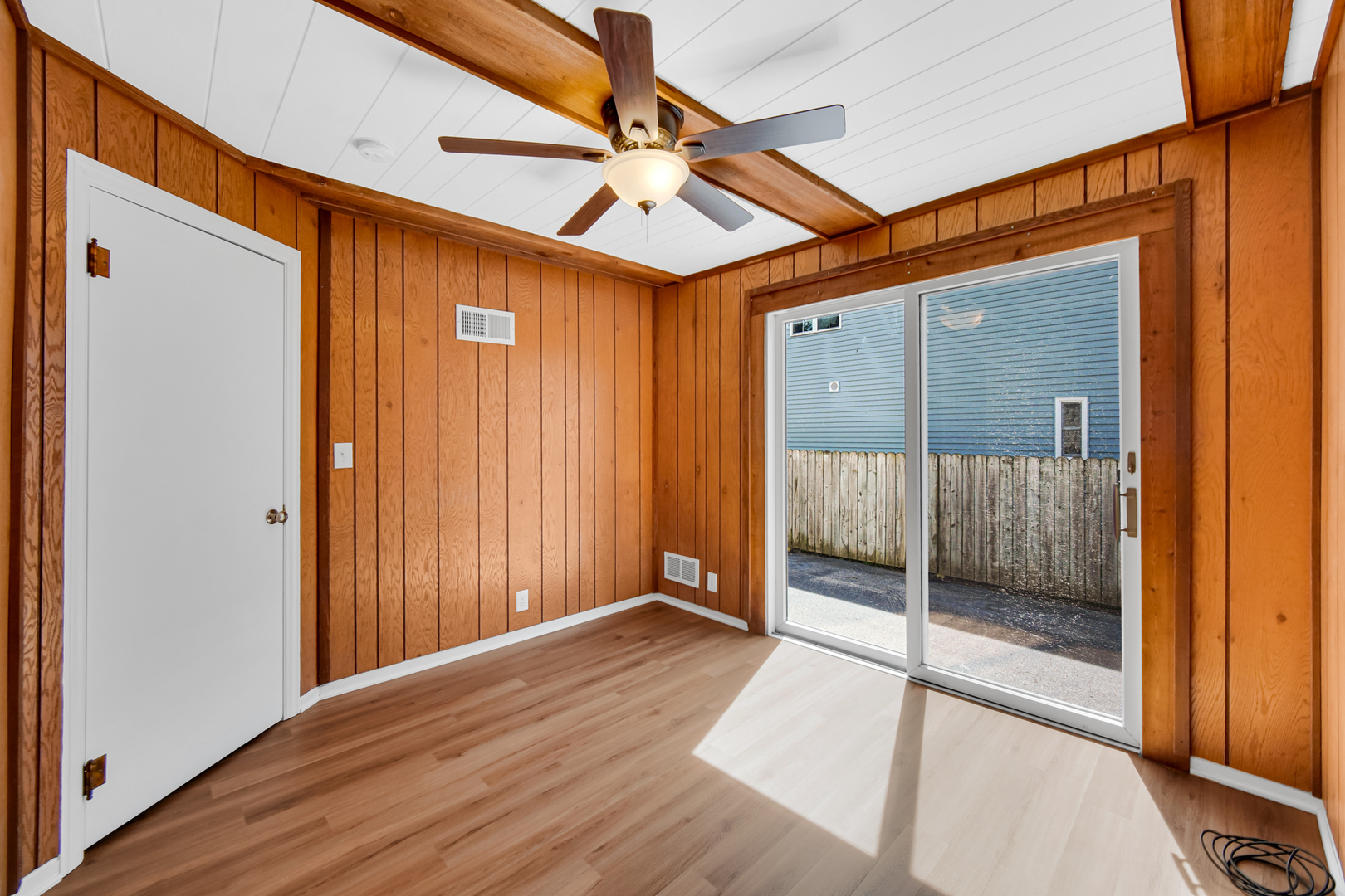 127 E 4th Avenue, New Lenox, IL 60451