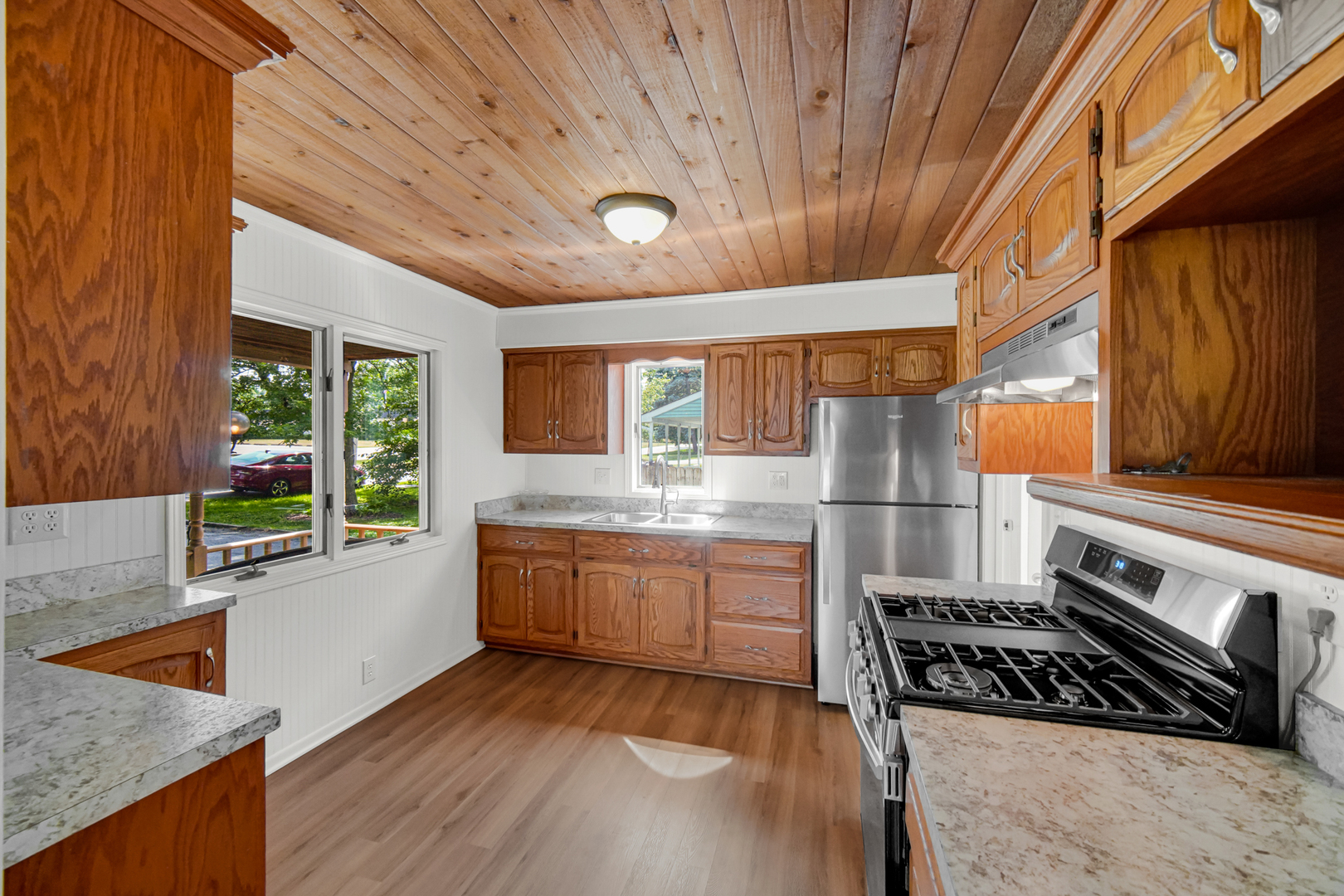 127 E 4th Avenue, New Lenox, IL 60451