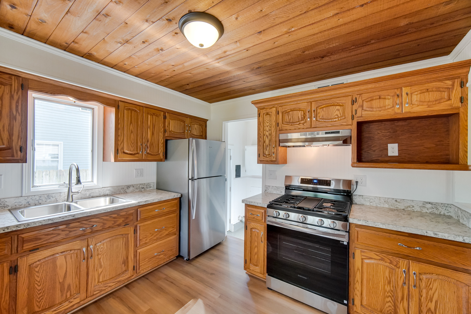 127 E 4th Avenue, New Lenox, IL 60451