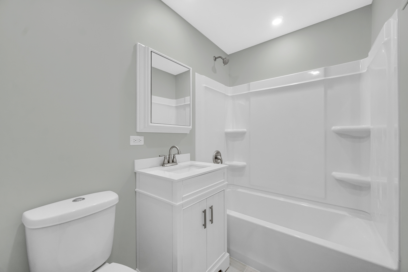 127 E 4th Avenue, New Lenox, IL 60451