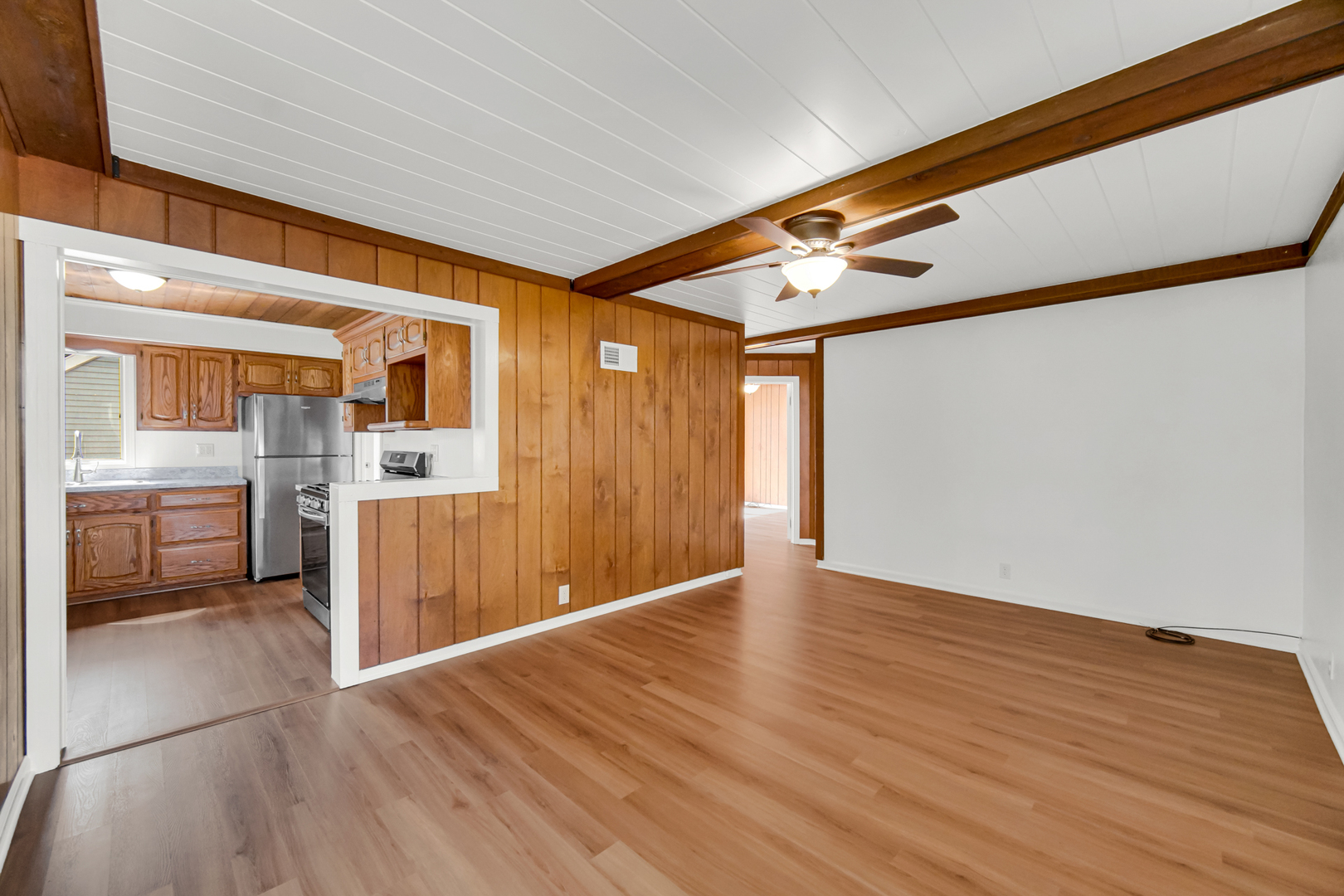 127 E 4th Avenue, New Lenox, IL 60451