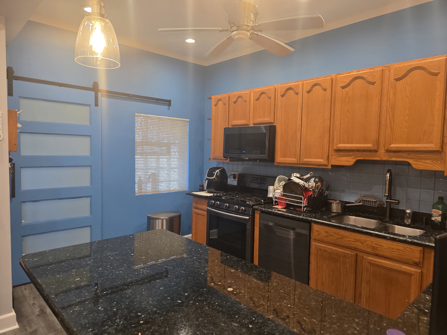 7250 S King Drive, Chicago, IL 60619
