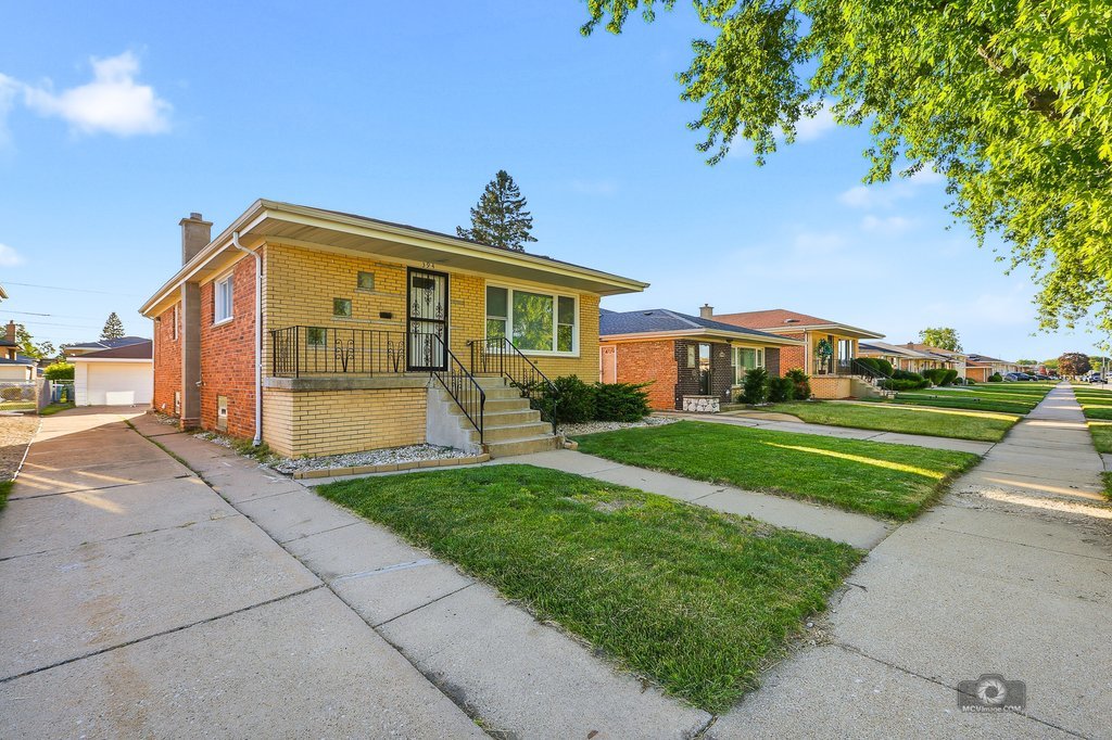 394 Calhoun Avenue, Calumet City, IL 60409