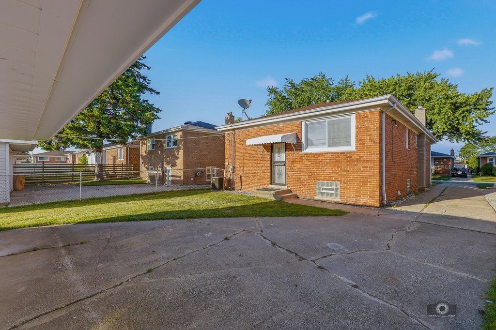 394 Calhoun Avenue, Calumet City, IL 60409