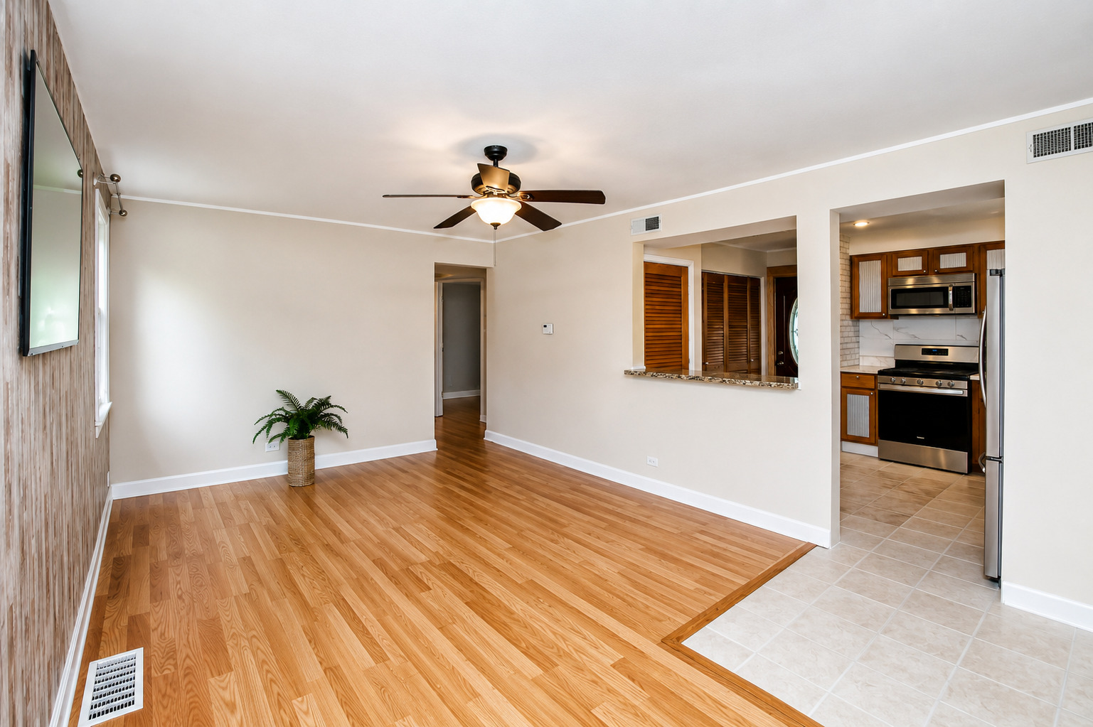 2548 Willow Street, Franklin Park, IL 60131