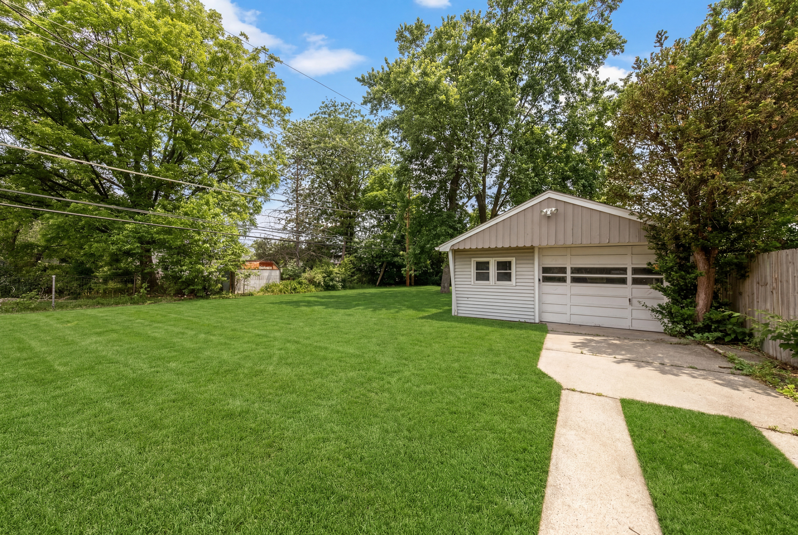 5140 W 80th Place, Burbank, IL 60459