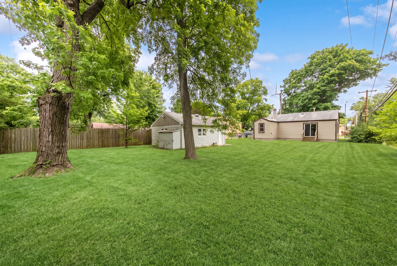 5140 W 80th Place, Burbank, IL 60459