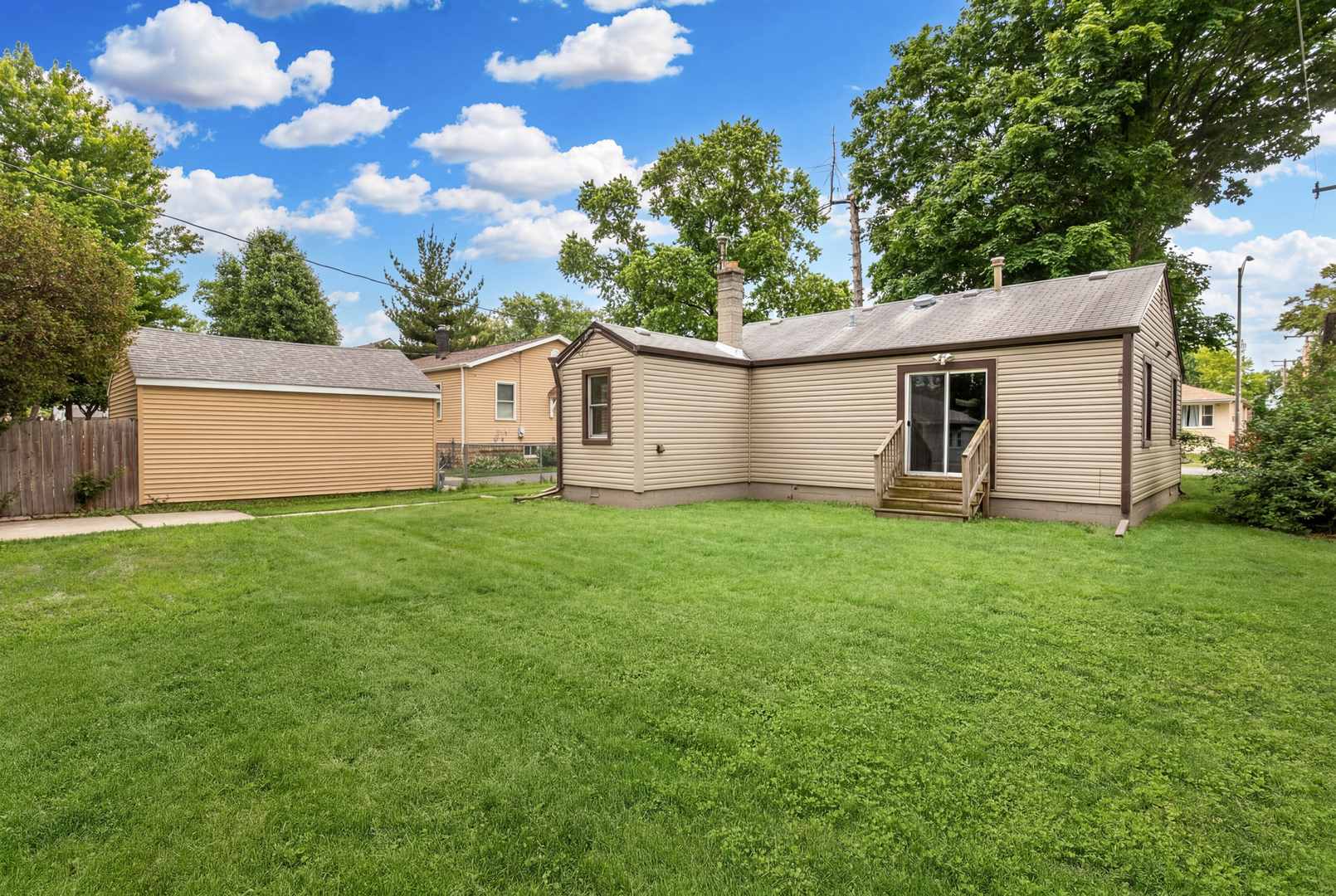 5140 W 80th Place, Burbank, IL 60459