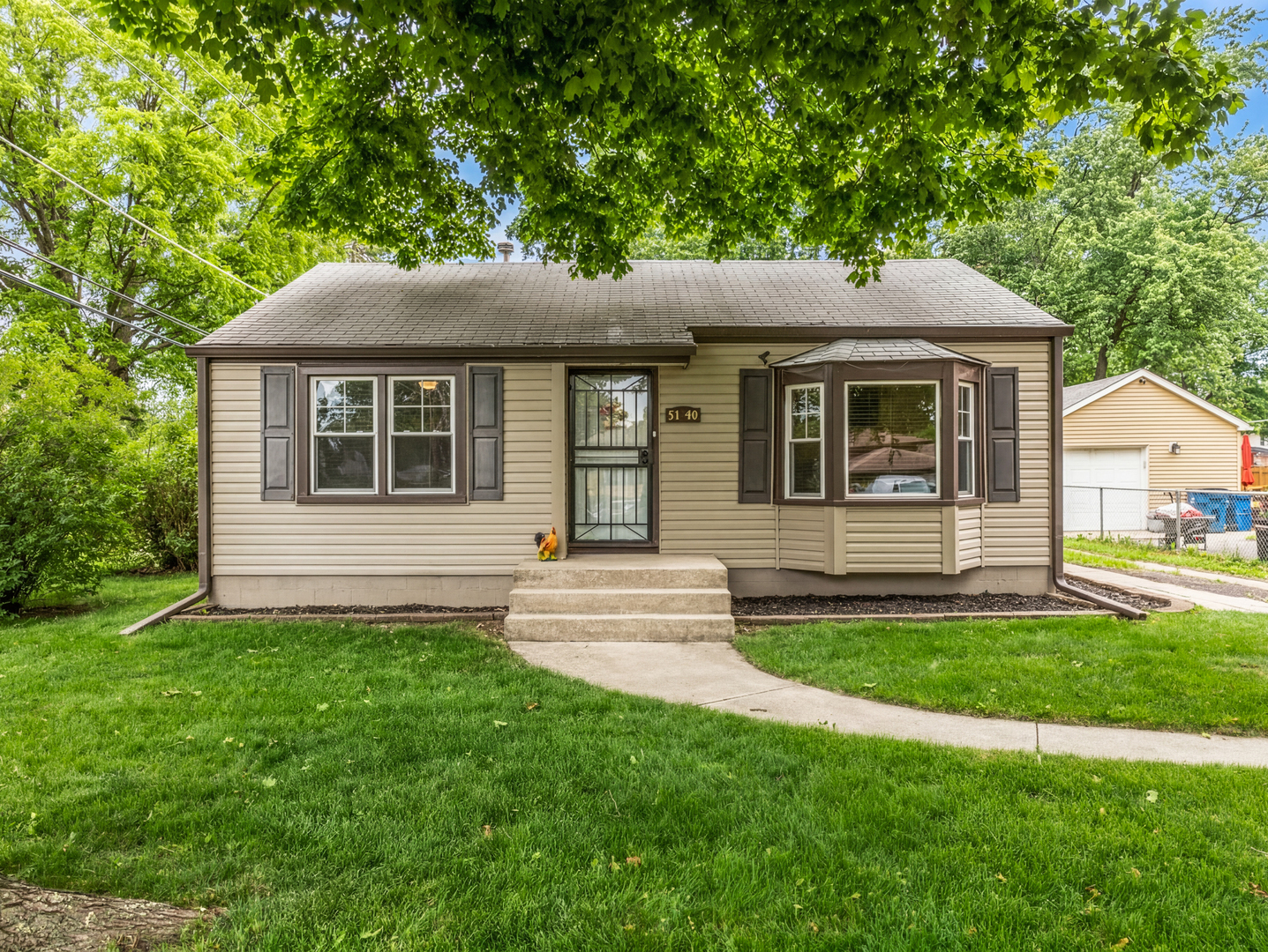 5140 W 80th Place, Burbank, IL 60459