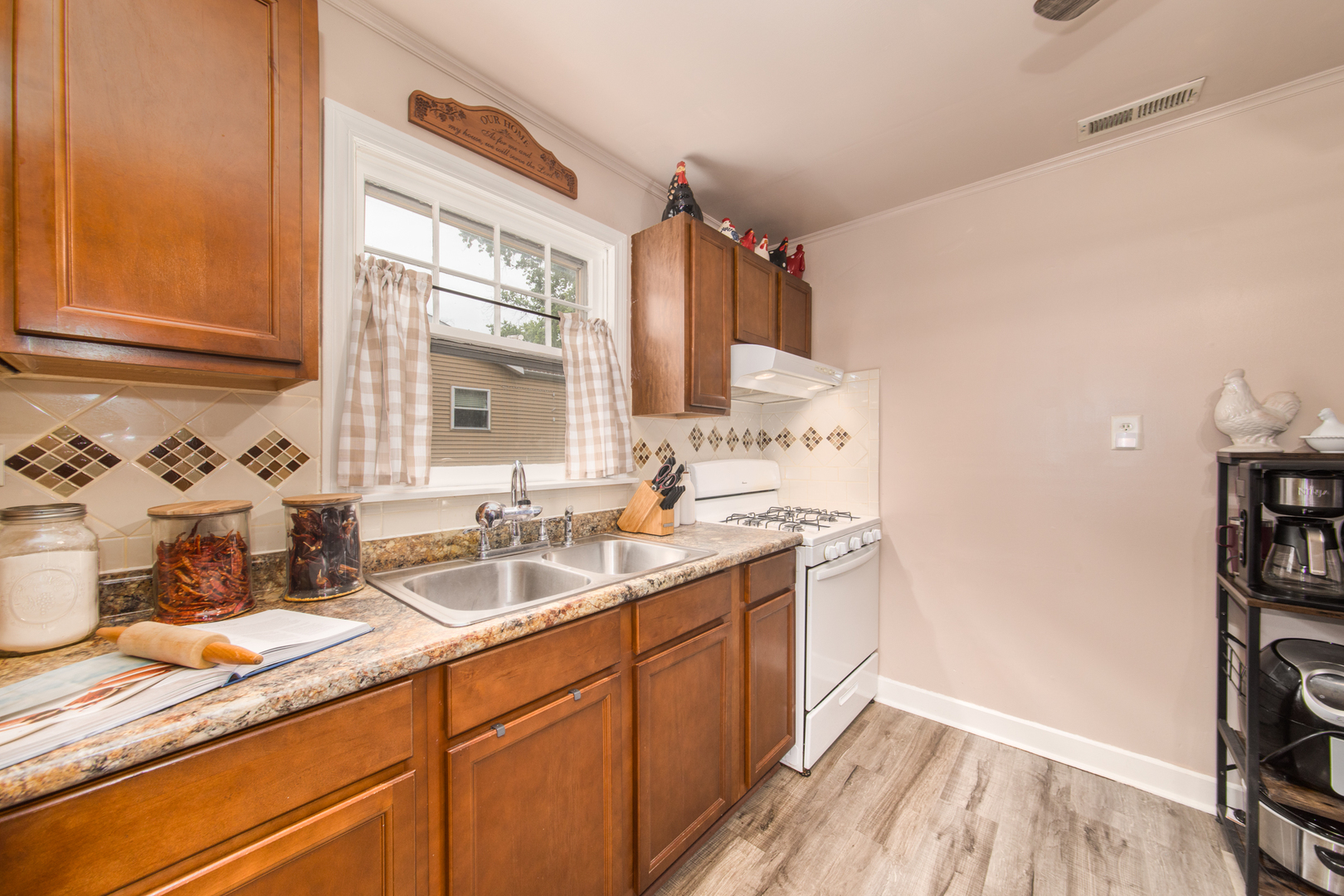 5140 W 80th Place, Burbank, IL 60459