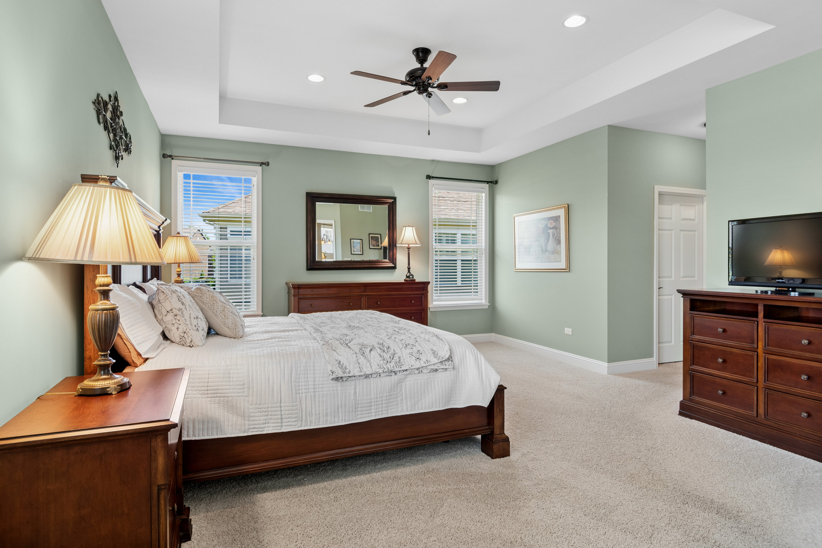 2807 Edgebrook Court, Naperville, IL 60564