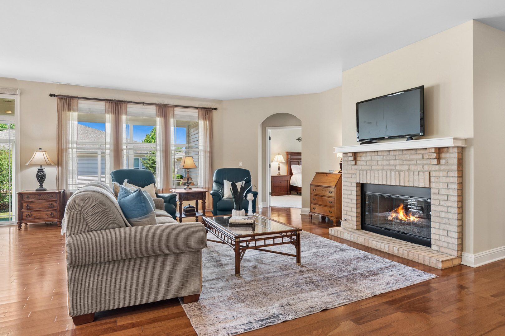 2807 Edgebrook Court, Naperville, IL 60564