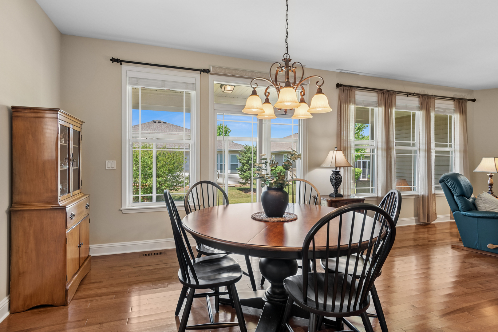 2807 Edgebrook Court, Naperville, IL 60564